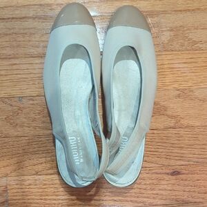 Munro Cream and Tan Shoes Kitten Heels